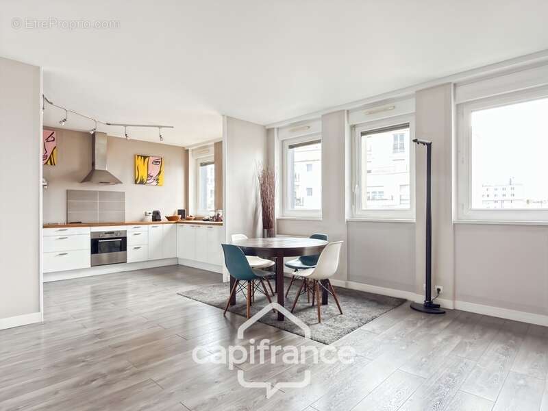 Appartement à COURBEVOIE