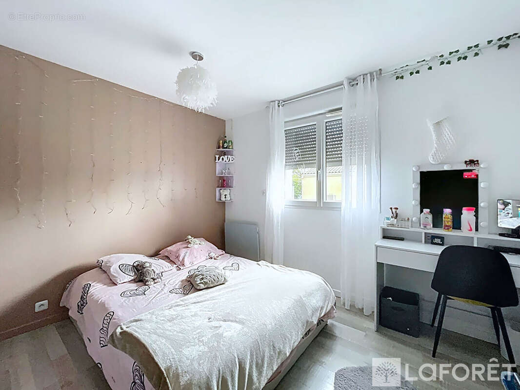 Maison à TIZAC-DE-LAPOUYADE