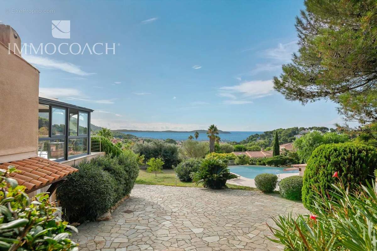 Maison à CARQUEIRANNE