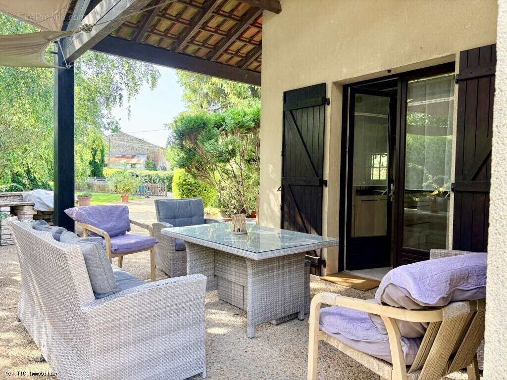 Maison contemporaine de 105 m² avec grand jardin arboré et piscine chauffée - photo 12