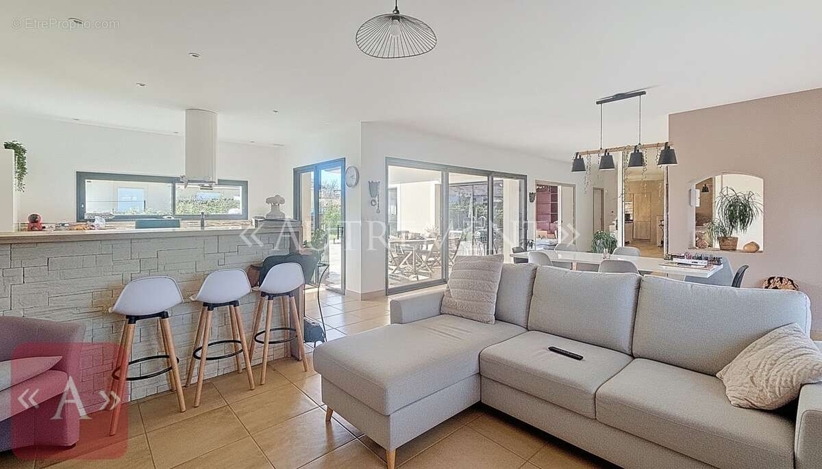 Maison à SAINT-SULPICE