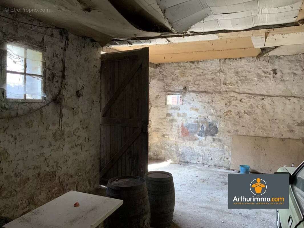 Terrain à MAUREGNY-EN-HAYE