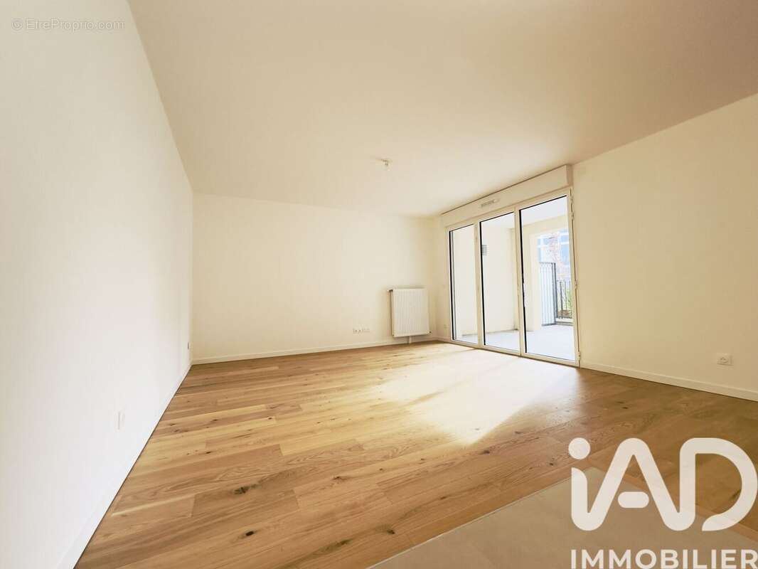 Photo 2 - Appartement à LE PLESSIS-ROBINSON