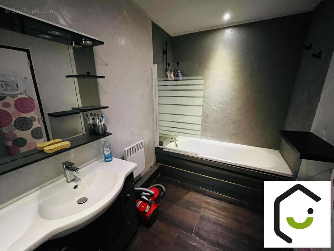 Maison 74 m² à Suzanne  - photo 8