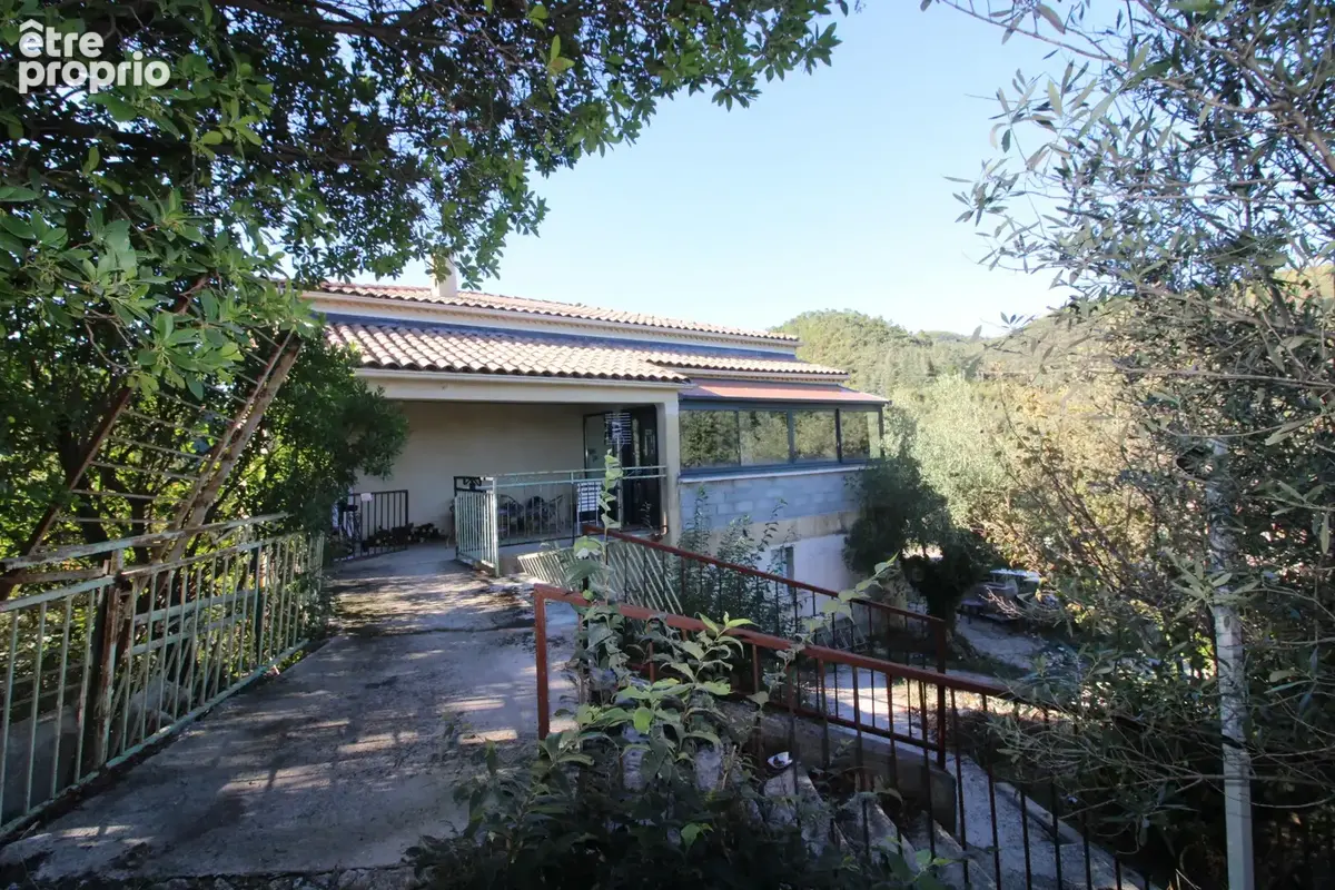 Villa volume 180 m2 sur un terrain de 4538 m2. - photo 1