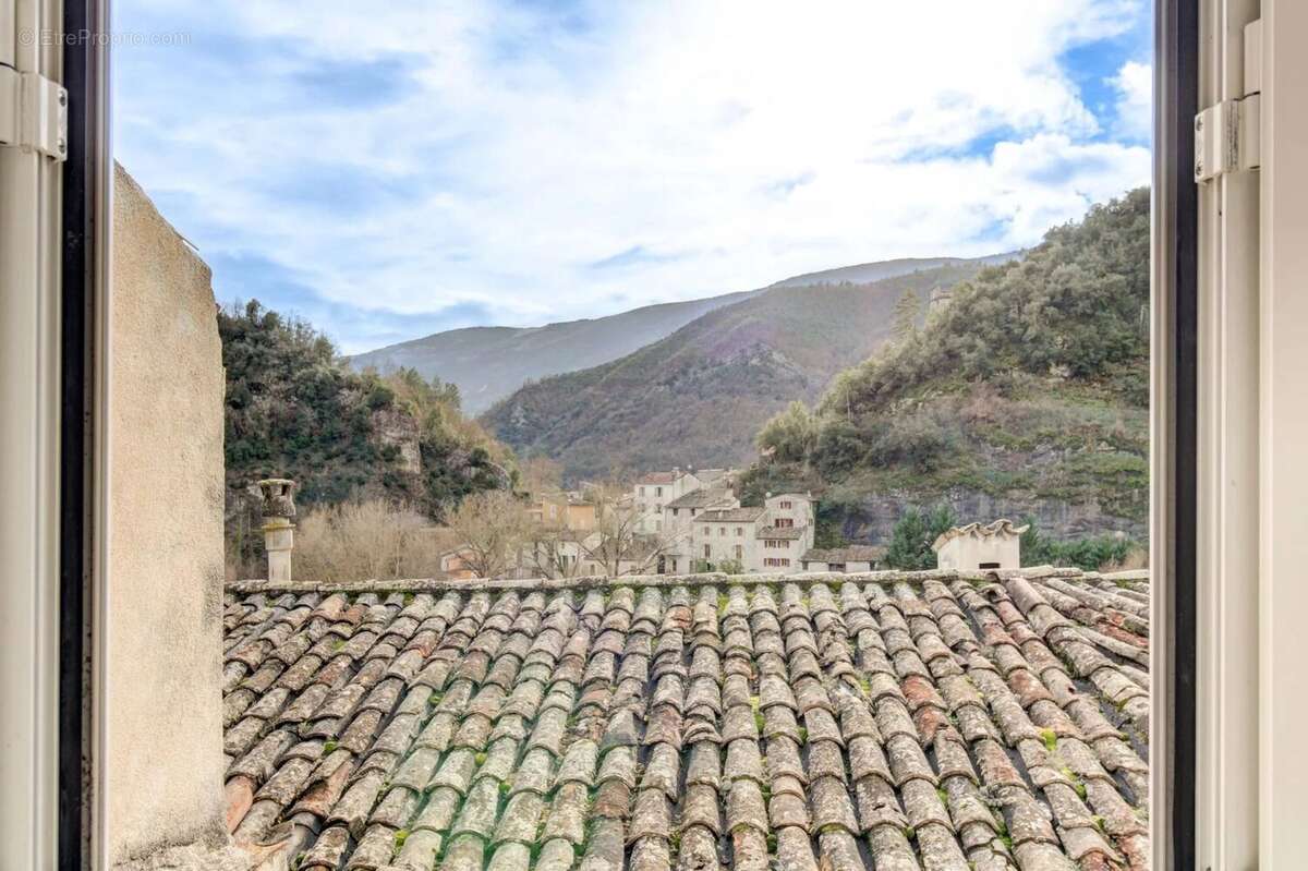 Appartement à ROQUESTERON