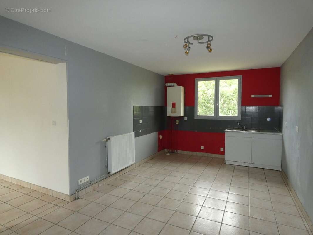Maison 135 m² à Cressat  - photo 8