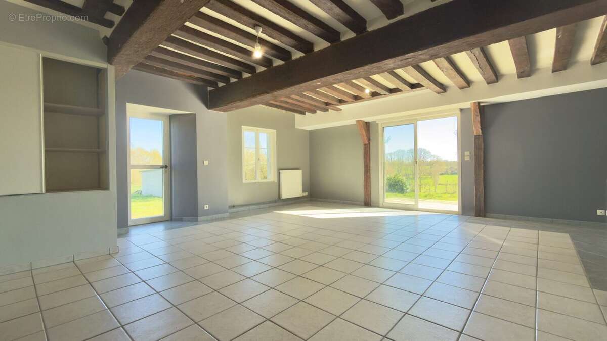 Maison à BONNETABLE