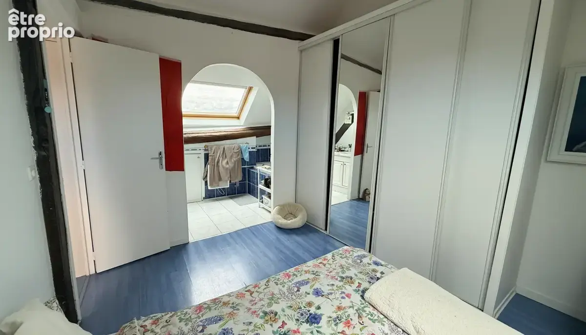 Neauphle le château, appartement ancien avec poutres coeur village. - photo 4