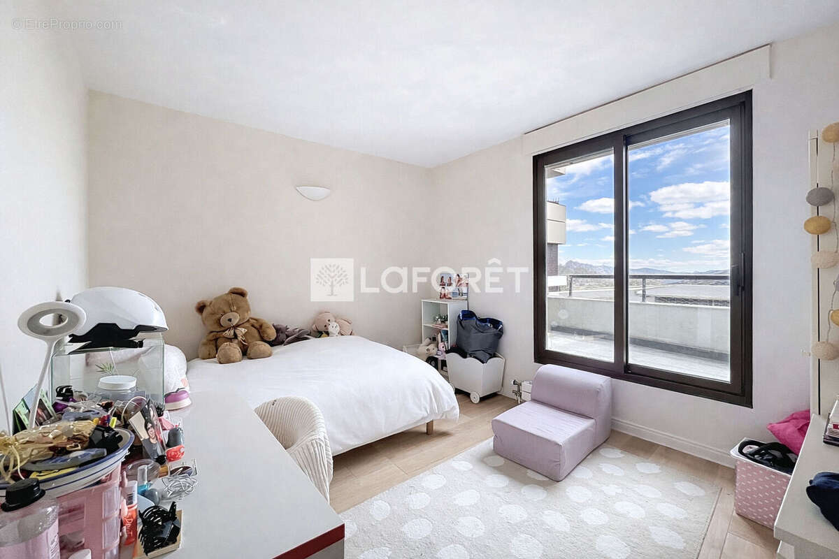 Appartement à SURESNES