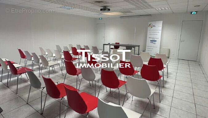 Commerce 3923 m² à Lunel  - photo 4