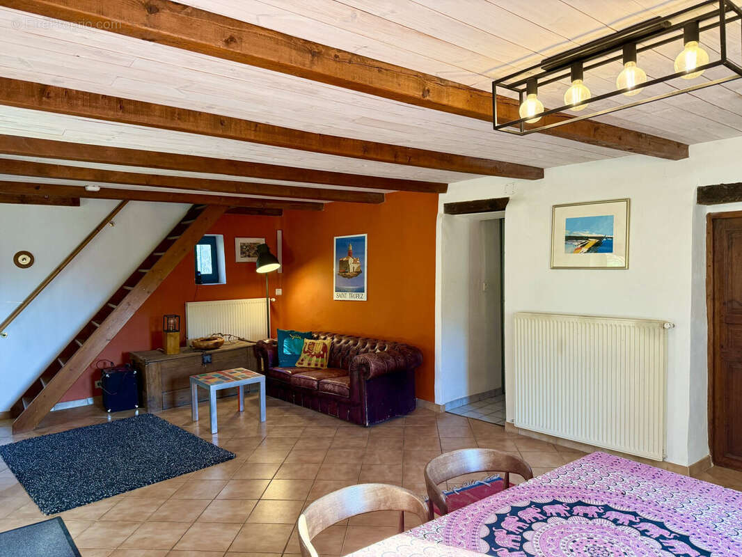 Dickjan POPPEMA d'eXp France vous propose un business provençal - Maison à BARRET-SUR-MEOUGE