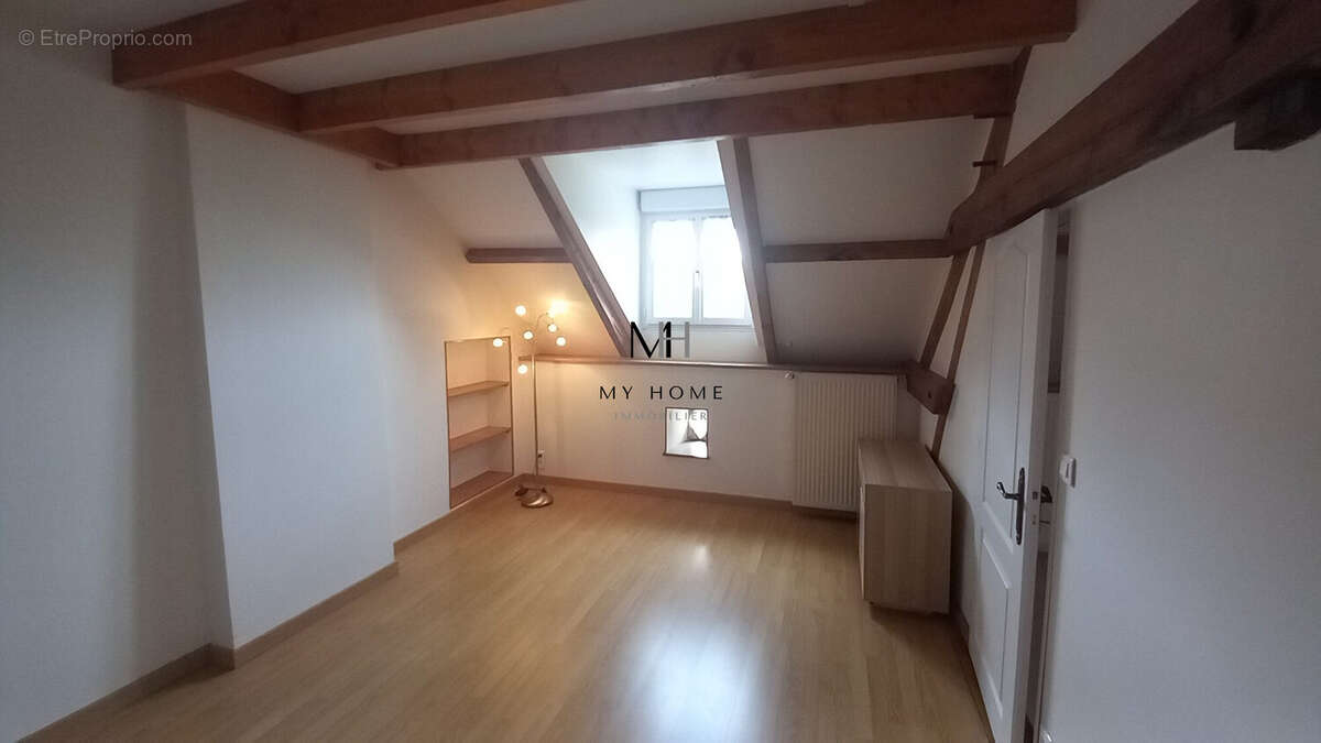 Maison à LE MELE-SUR-SARTHE