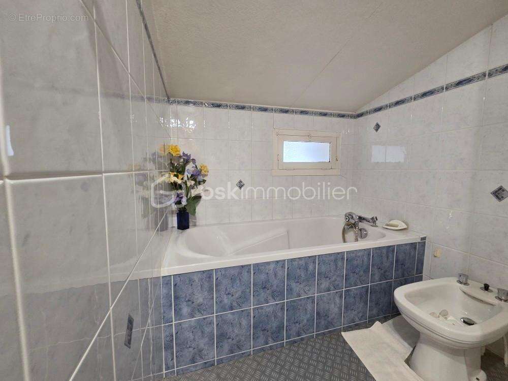 Maison à VERNOUX-EN-GATINE