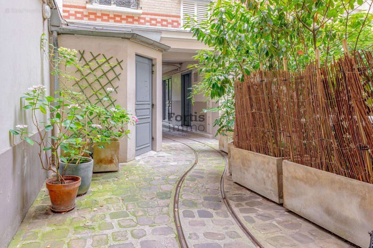 Appartement à PARIS-11E