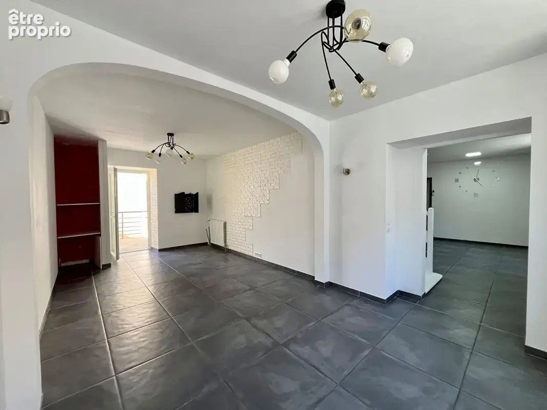 RIVES Maison de ville 5 pièces de 112 m² - photo 3