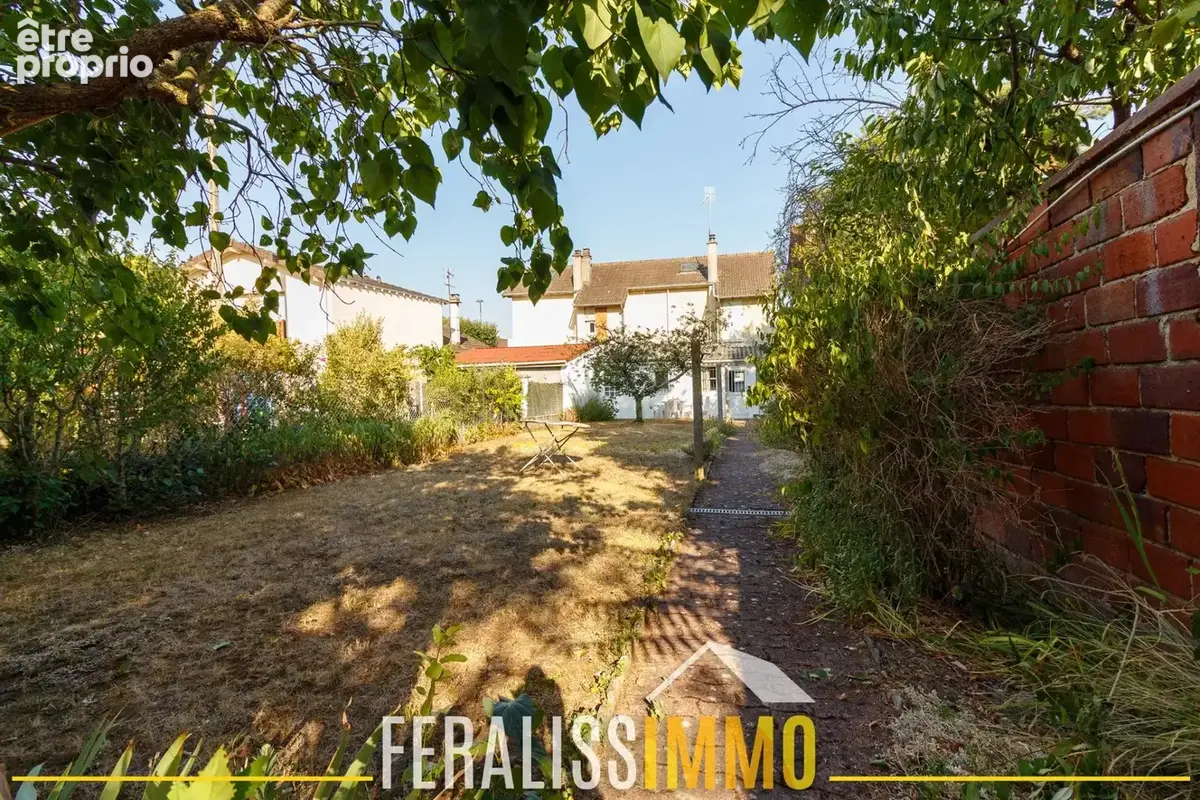 Très beau potentiel pour cette charmante maison de 3 pièces - photo 13