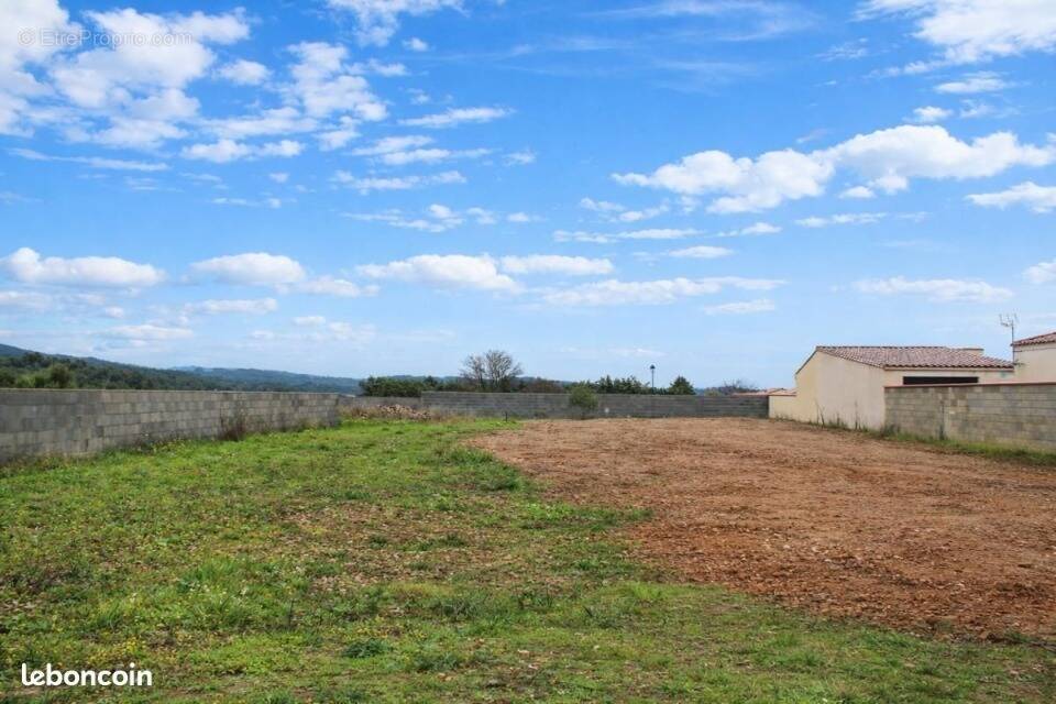 Terrain à TRAUSSE