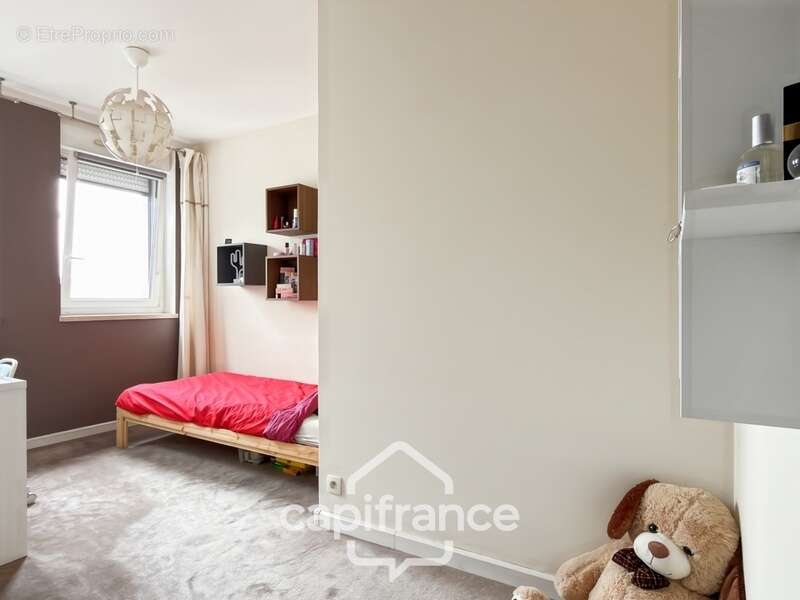 Appartement à COURBEVOIE