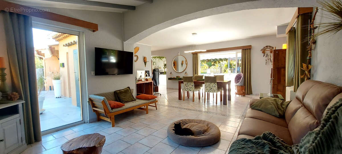 Maison à FIGANIERES