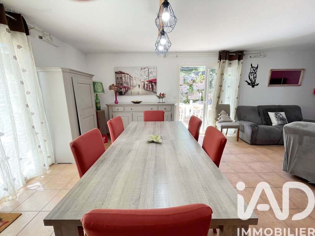 Maison 139 m² à Lepin-Le-Lac  - photo 7