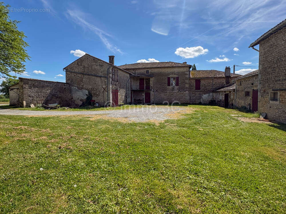 Maison à MELLE