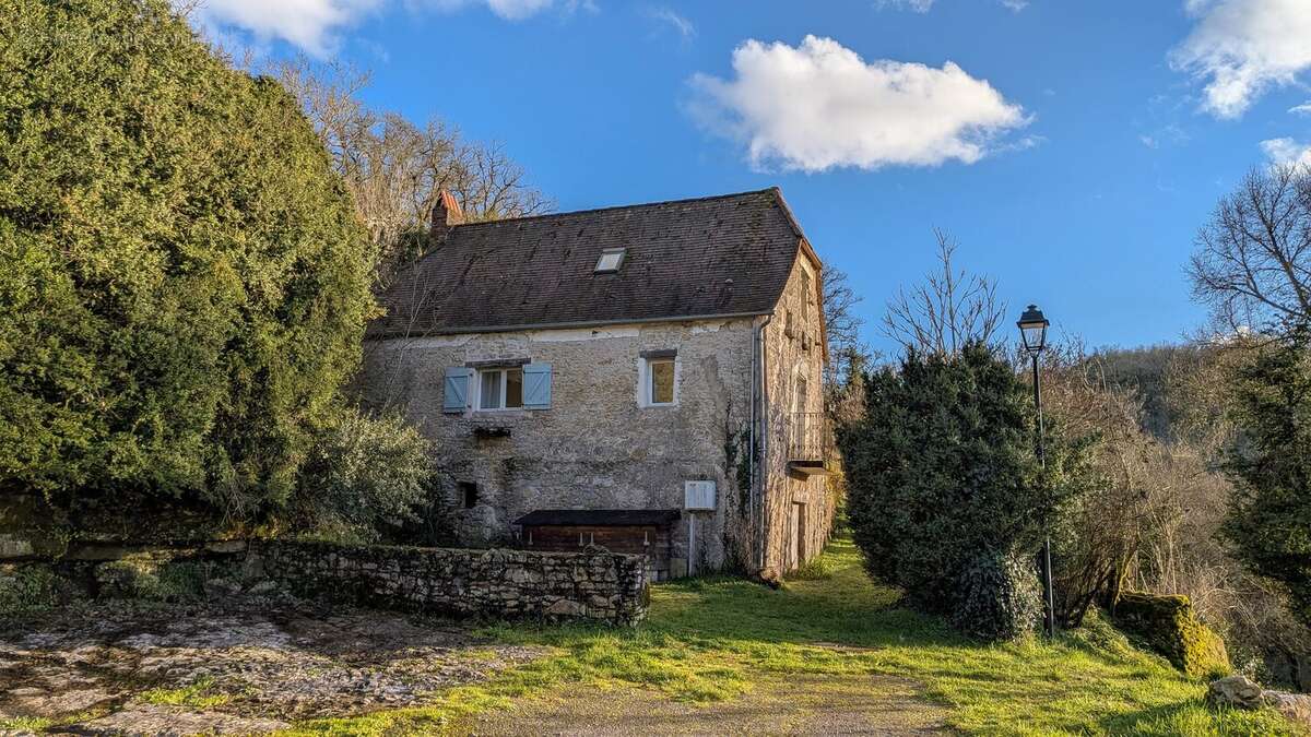 Maison à MONTVALENT