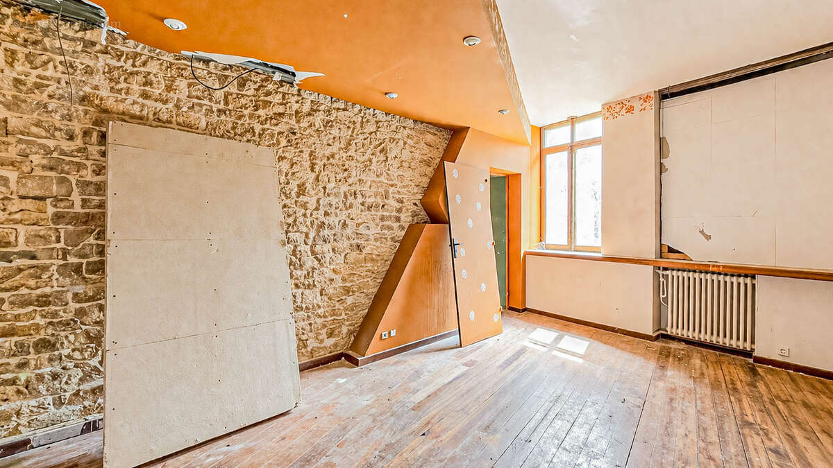 Autre à SEDAN