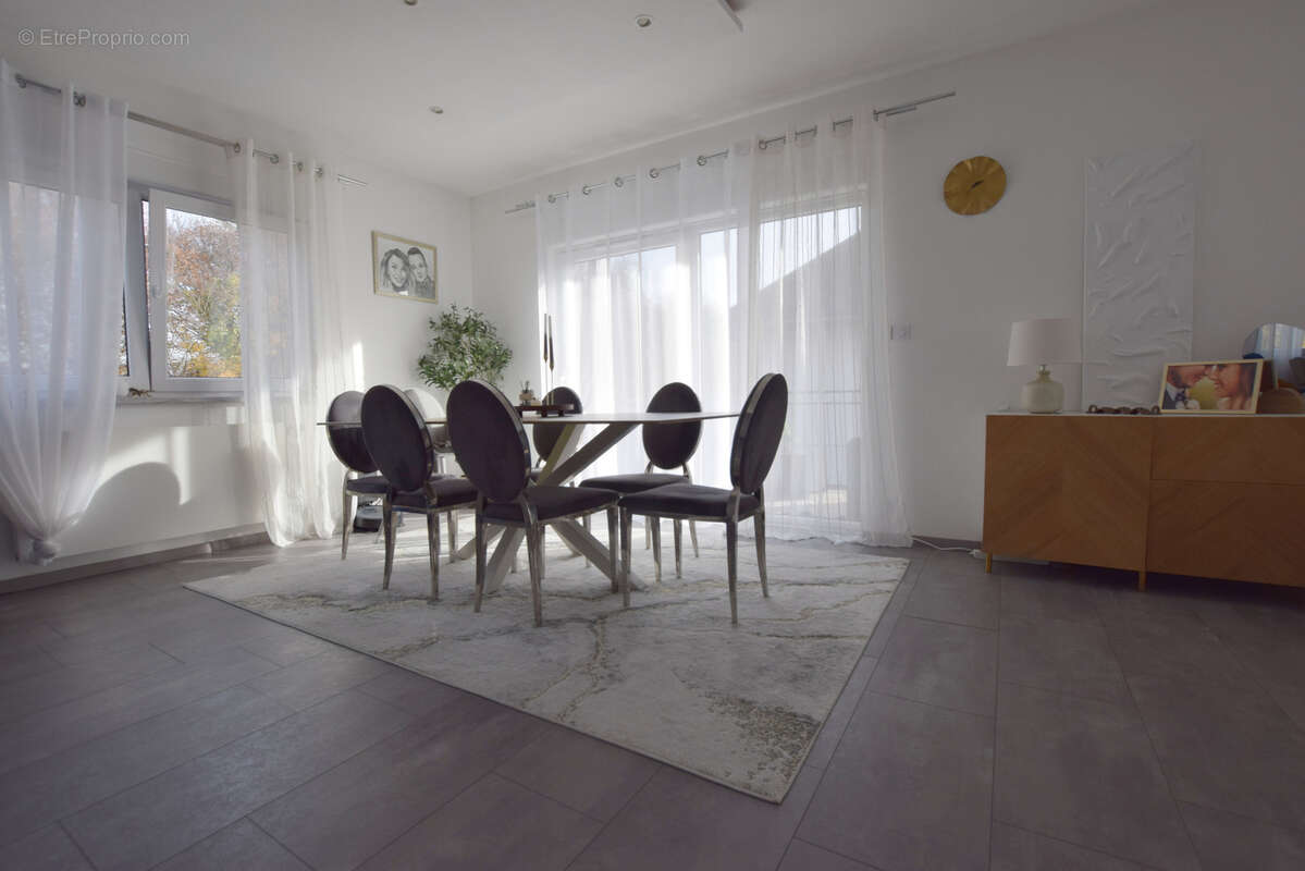 Maison à GRAND-CHARMONT