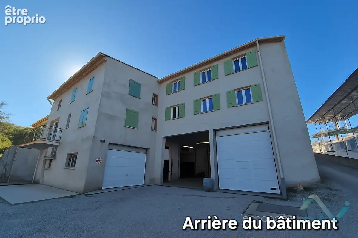 Bâtiment commercial 10 pièces de 1171m2 en Zone d'Activité à La Croix Valmer - photo 3