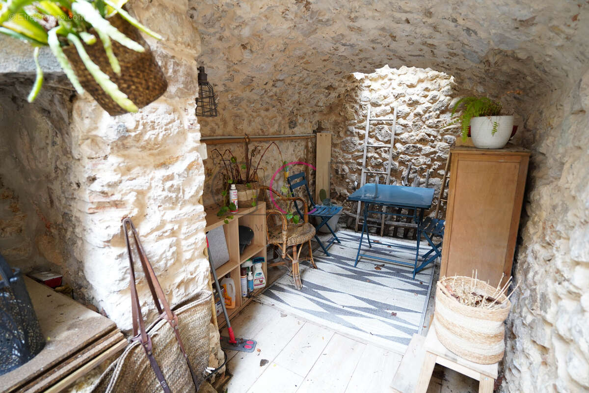 Maison à VENTABREN