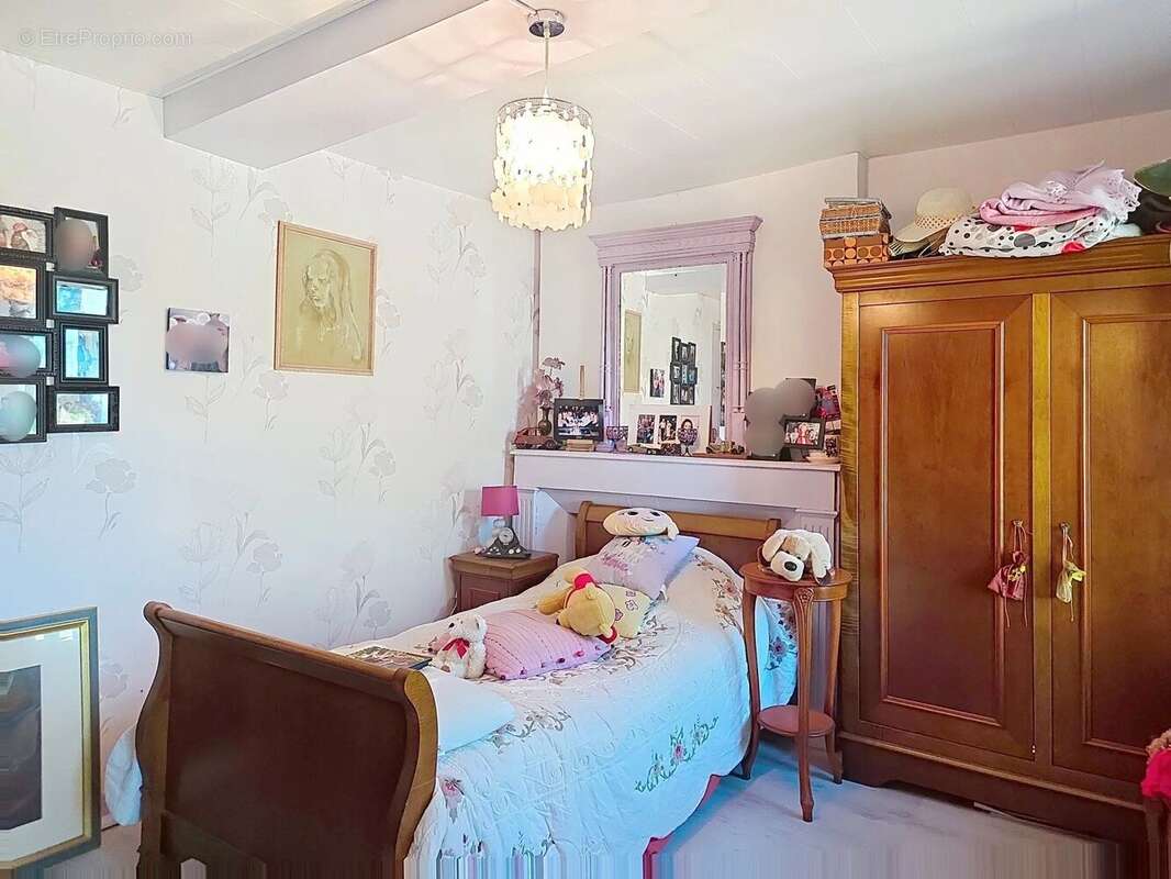 Maison à MONTBAVIN