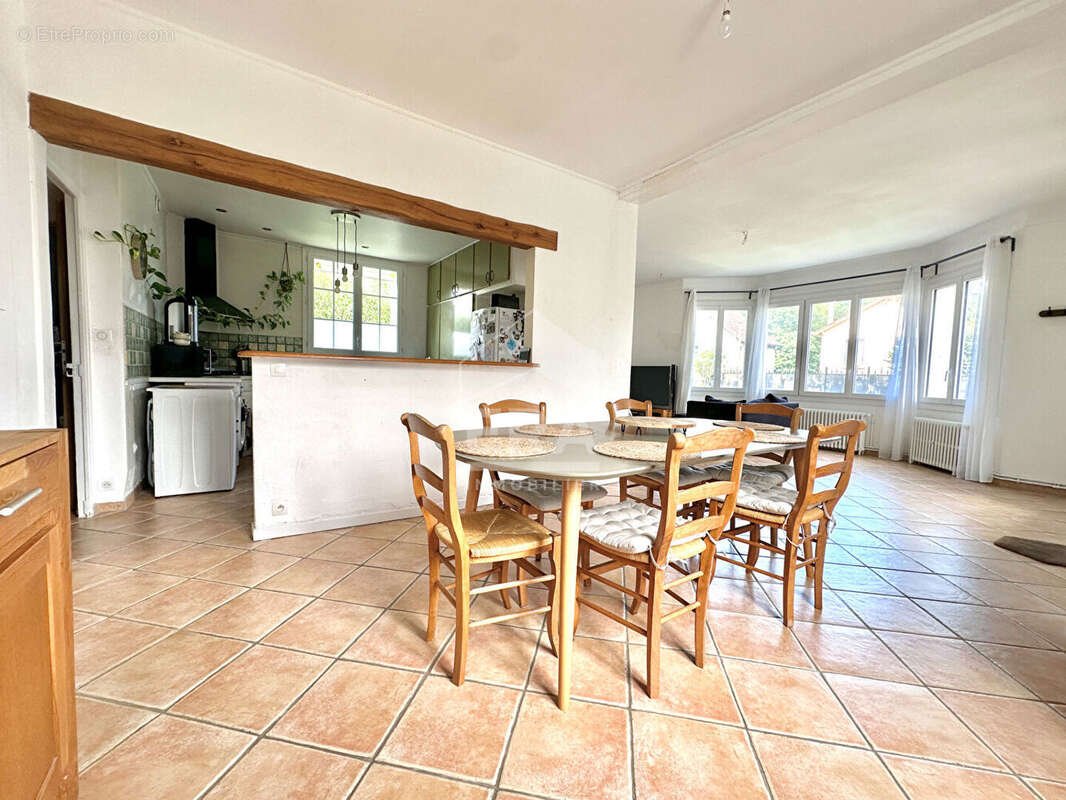 Maison à SAINT-PIERRE-LES-NEMOURS