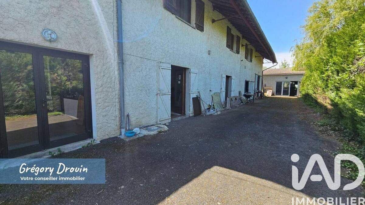 Photo 1 - Commerce à MEZIERES-EN-GATINAIS