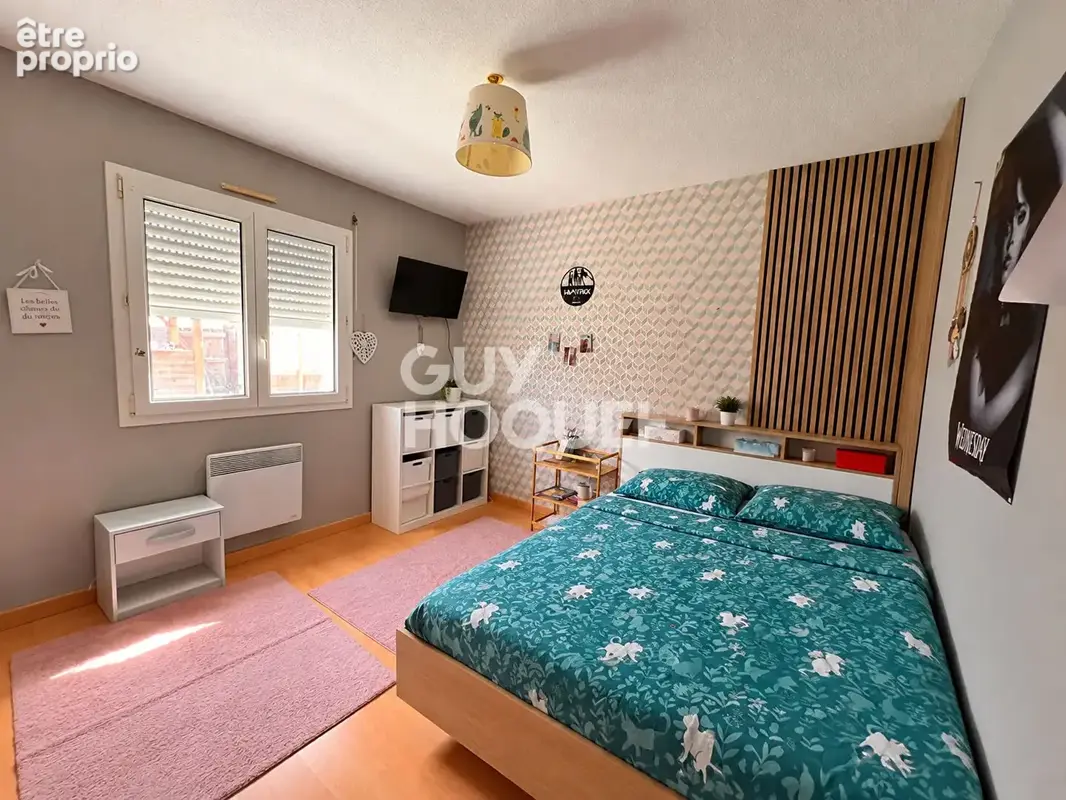 YSSAC LA TOURETTE - Plain pied 103 m2, 3 chambres, Piscine - photo 9