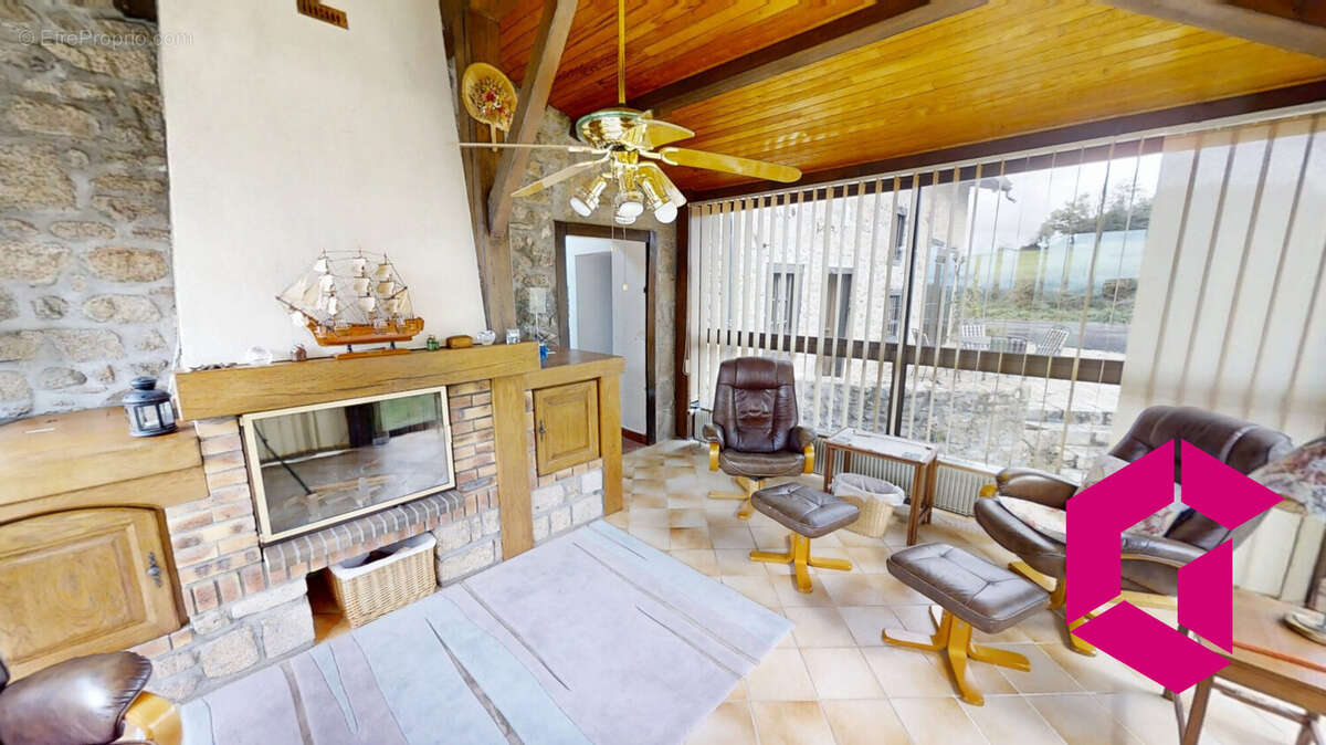 Maison à TOURS-SUR-MEYMONT