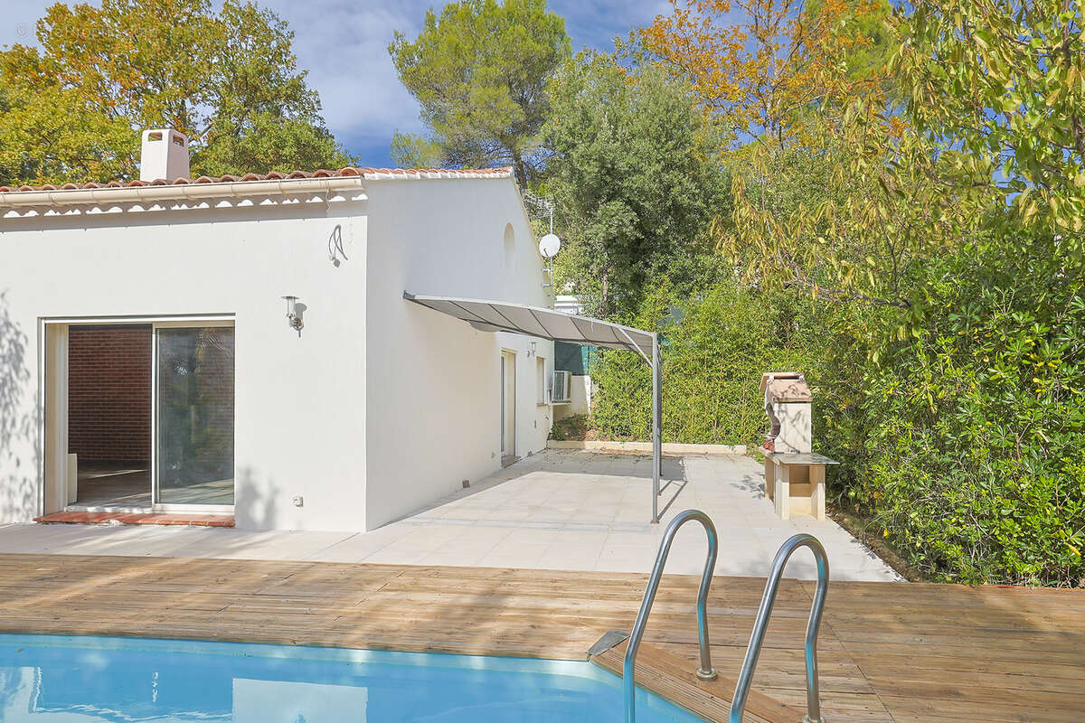 Maison à LA ROQUEBRUSSANNE