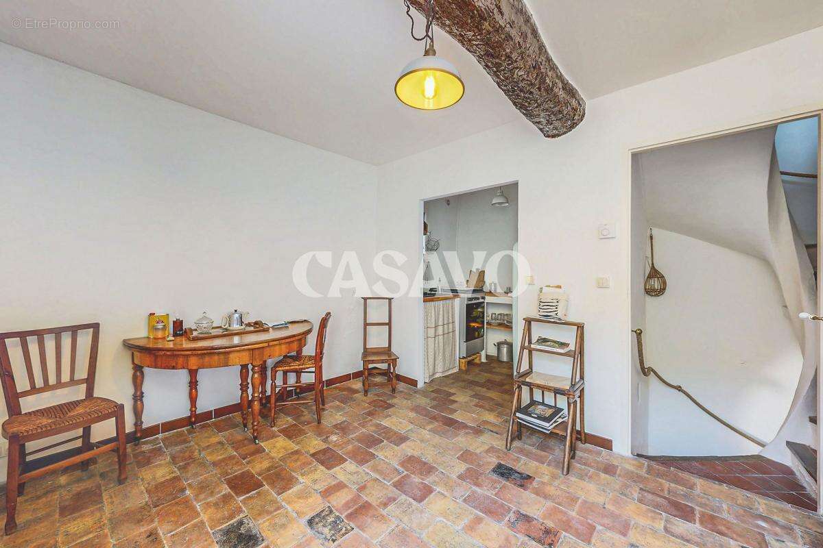 Maison à L'ISLE-SUR-LA-SORGUE