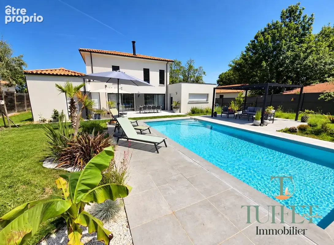 Maison 7 pièces 194 m² à vendre à Breuillet (17920) - photo 3