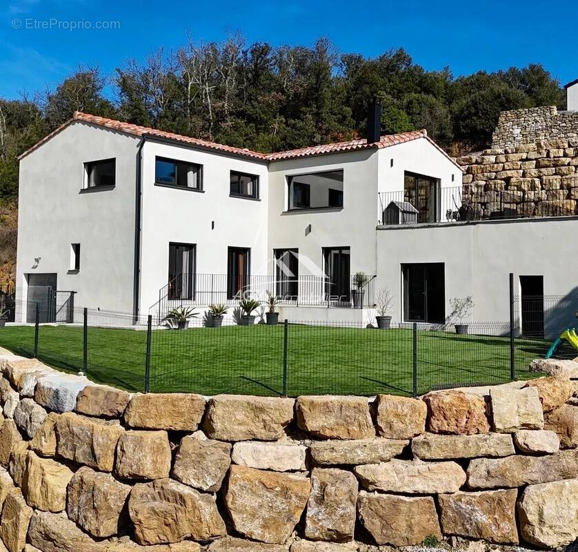 Maison à SAINT-JEAN-DU-PIN