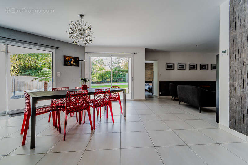 Maison plain-pied, 4 chambres, 733 m² jardin - photo 2