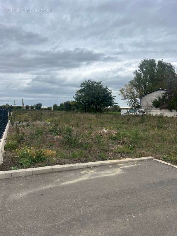 Terrain 400 m² à Fos-Sur-Mer  - photo 2