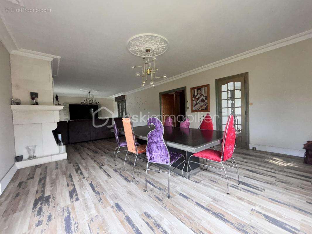 Maison à AUBRY-DU-HAINAUT