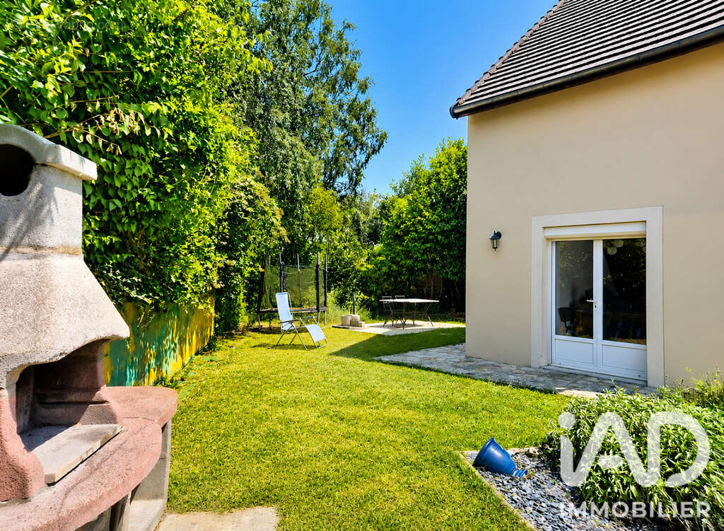 Maison 103 m² à Grisy-Suisnes  - photo 4