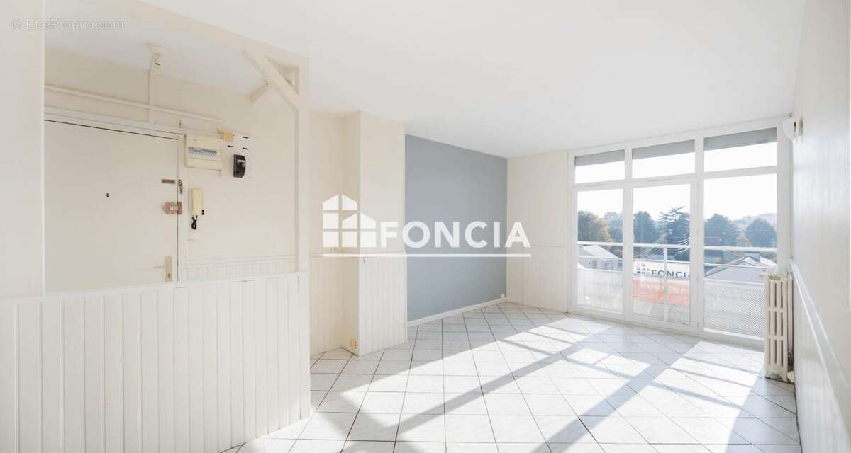 Appartement à SAINT-JEAN-DE-LA-RUELLE