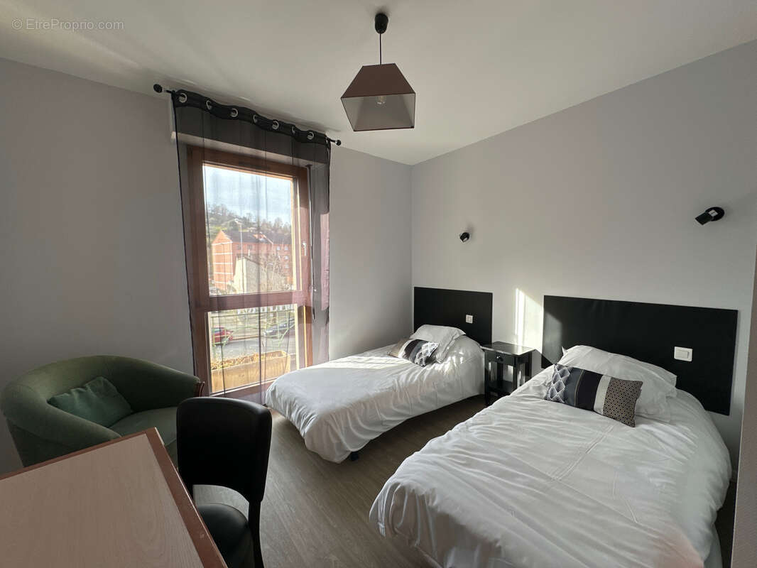 Commerce à DECAZEVILLE