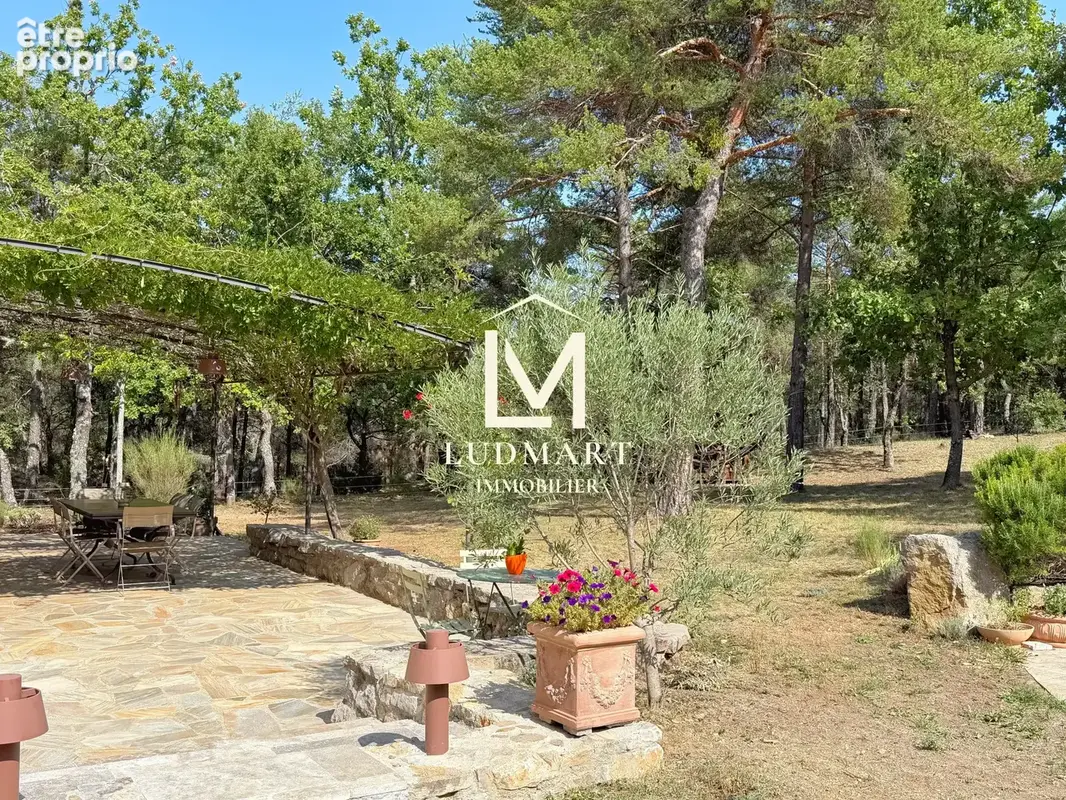 Bastide provençale avec piscine au cœur du Domaine Saint-Pierre de Tourtour - photo 5