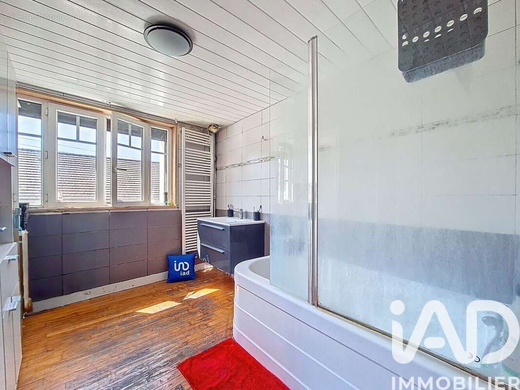 Maison 74 m² à Isles-Les-Meldeuses  - photo 9