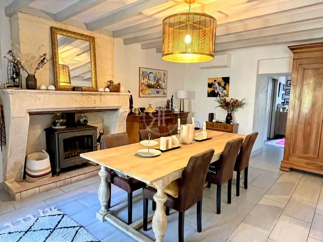 Maison familiale + dépendances avec jardin et piscine - photo 3