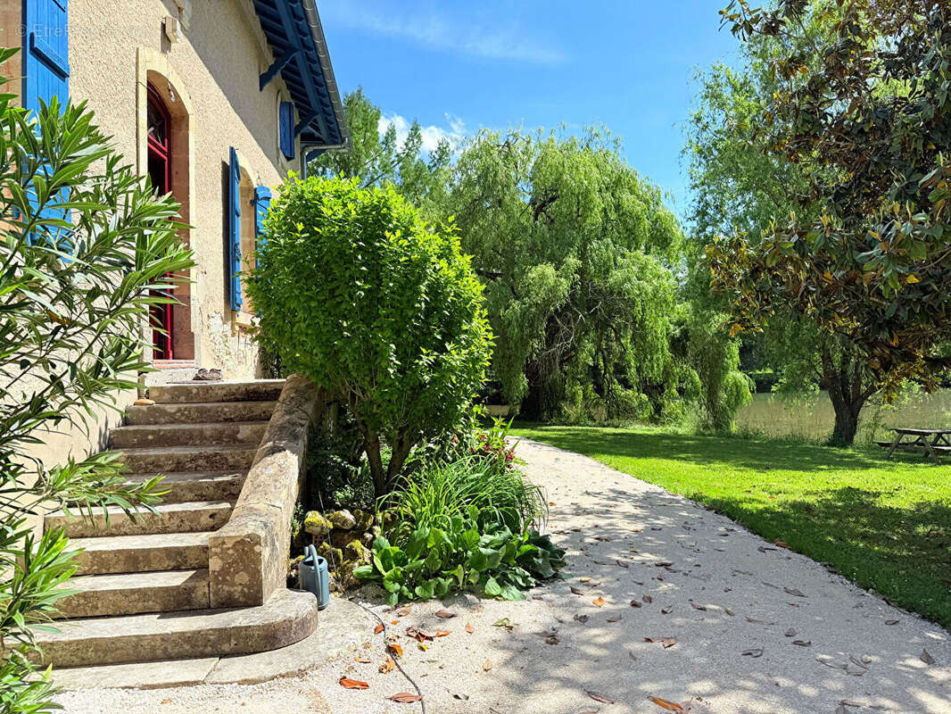 Maison à CLERMONT-DESSOUS